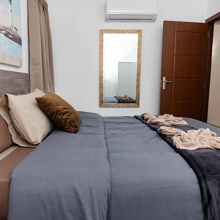 Luigi 2 Bedroom Апартаменты *