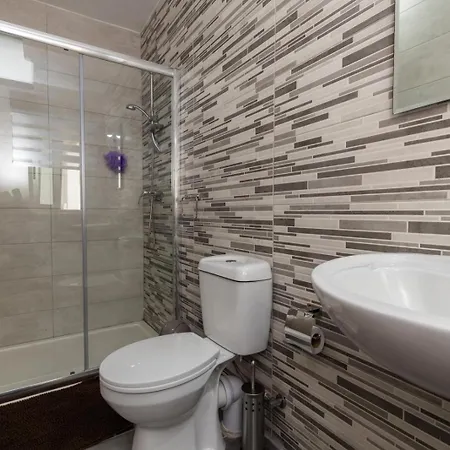 Апартаменты Luigi 2 Bedroom Сент-Полс-Бей